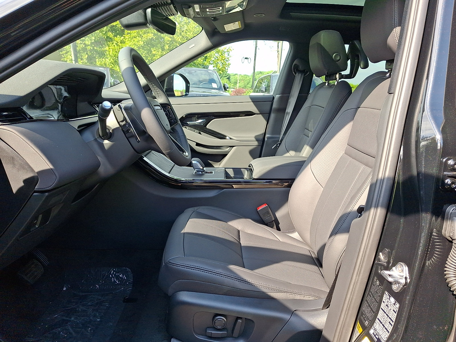 New 2026 Land Rover Range Rover Evoque S AWD/4WD image 10