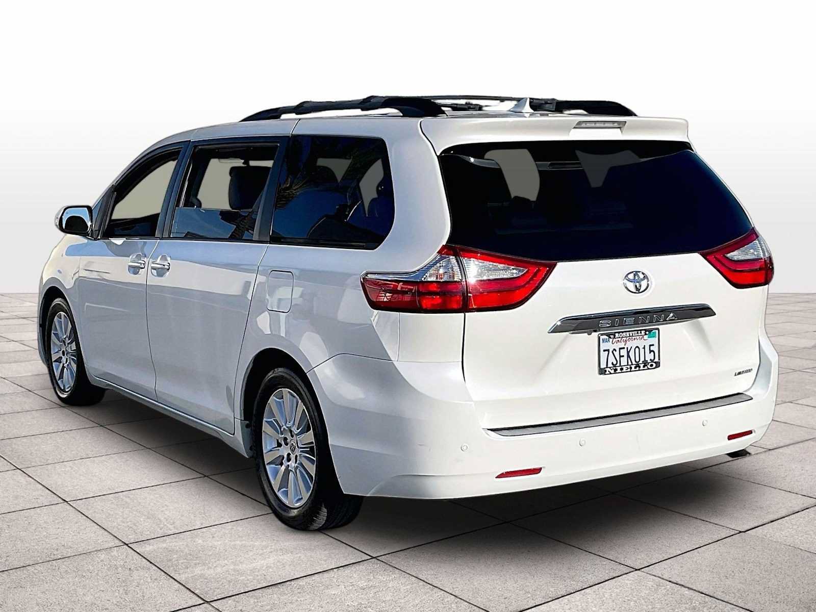 Used 2016 Toyota Sienna Limited FWD image 14