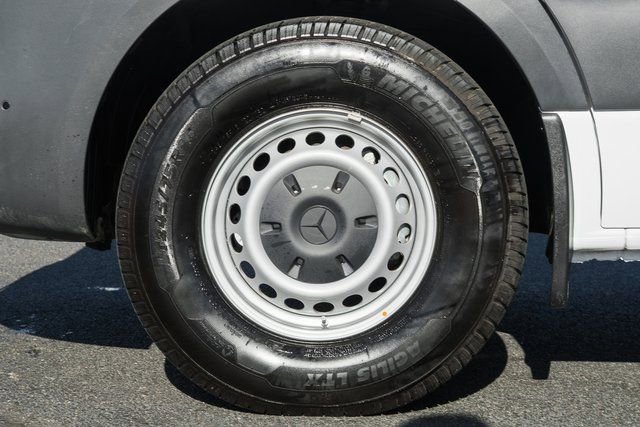 Used 2024 Mercedes-Benz Sprinter 2500 image 16