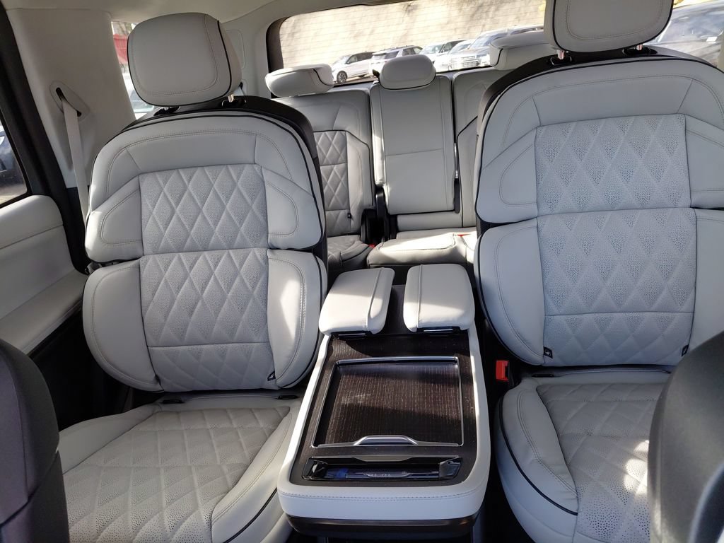 New 2026 Lincoln Navigator Black Label AWD/4WD image 19