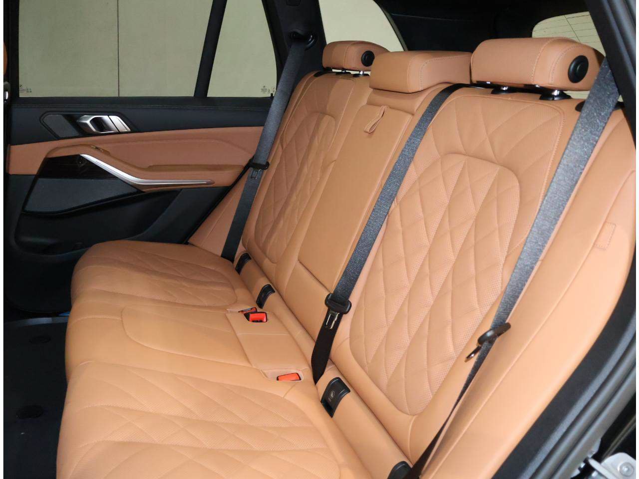 Used 2026 BMW X5 xDrive50e w/ Premium Package AWD/4WD image 16
