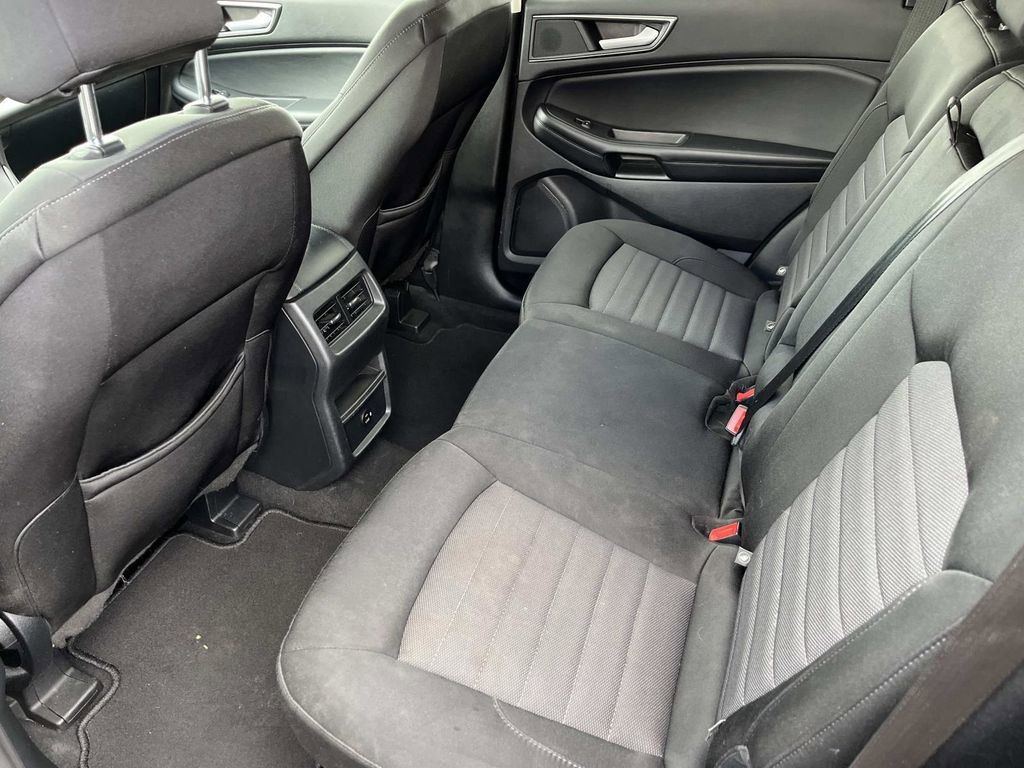 Used 2022 Ford Edge SE w/ Black Appearance Package image 17