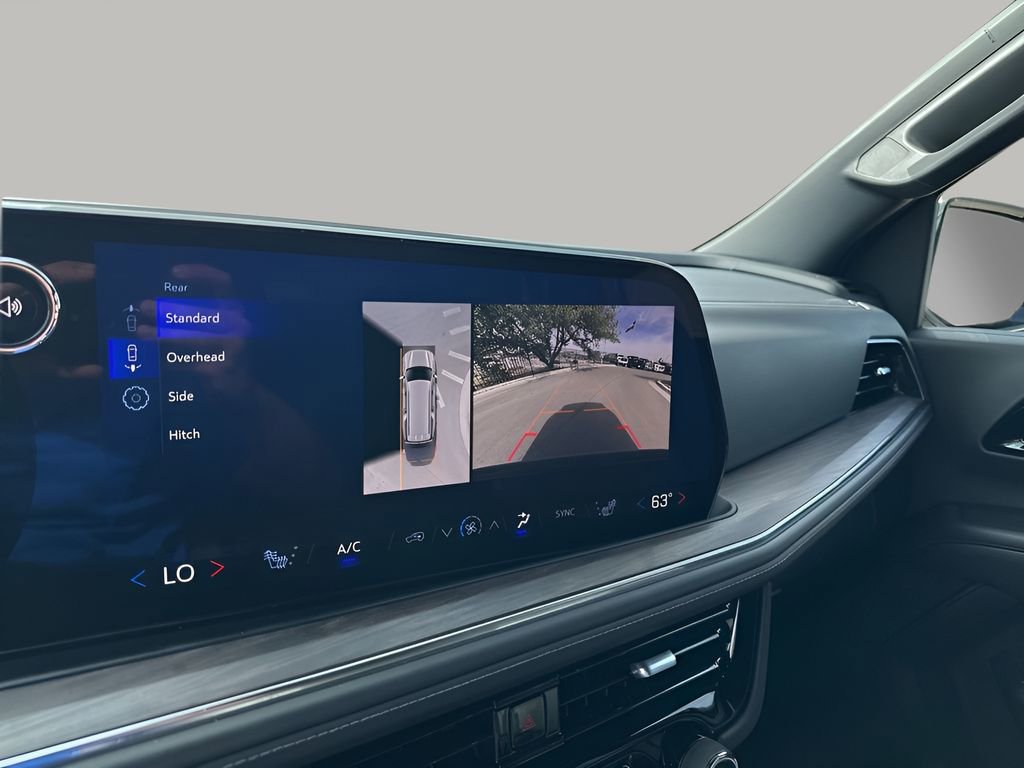 Used 2025 Chevrolet Suburban Z71 image 38