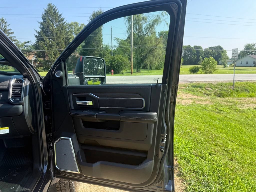New 2026 RAM 5500 4x4 Crew Cab w/ Laramie Trim Package image 59