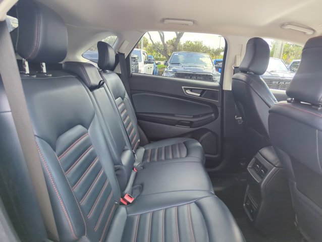 Used 2022 Ford Edge SEL w/ Sport Appearance Package image 16