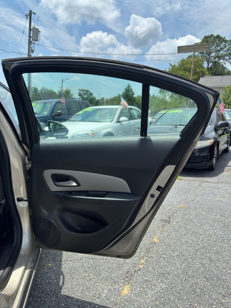 Used 2014 Chevrolet Cruze LT FWD image 16