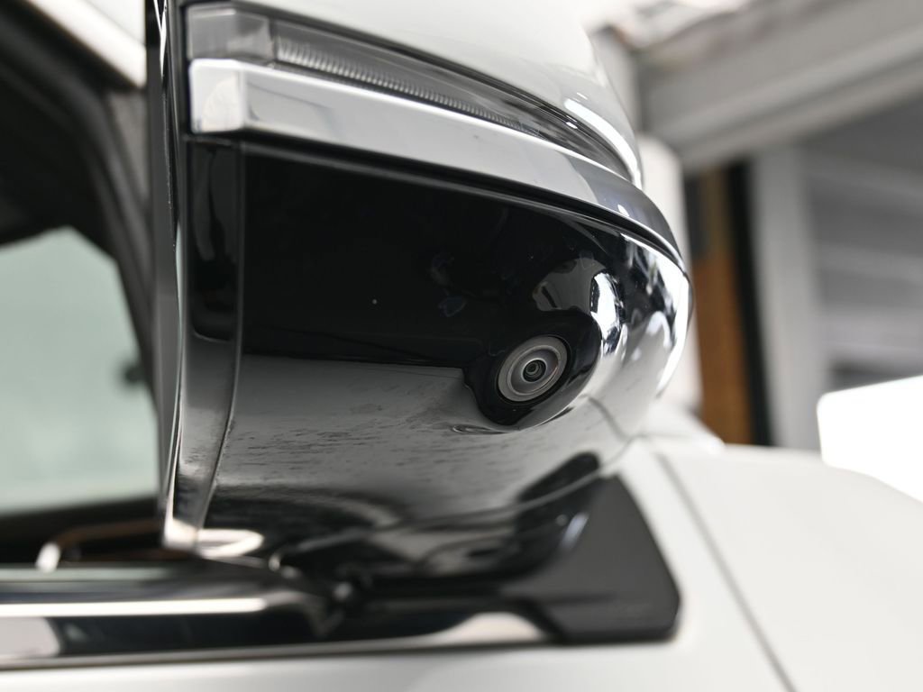 Used 2022 Jeep Grand Wagoneer Series III w/ Rear Seat Video Group 1 image 56