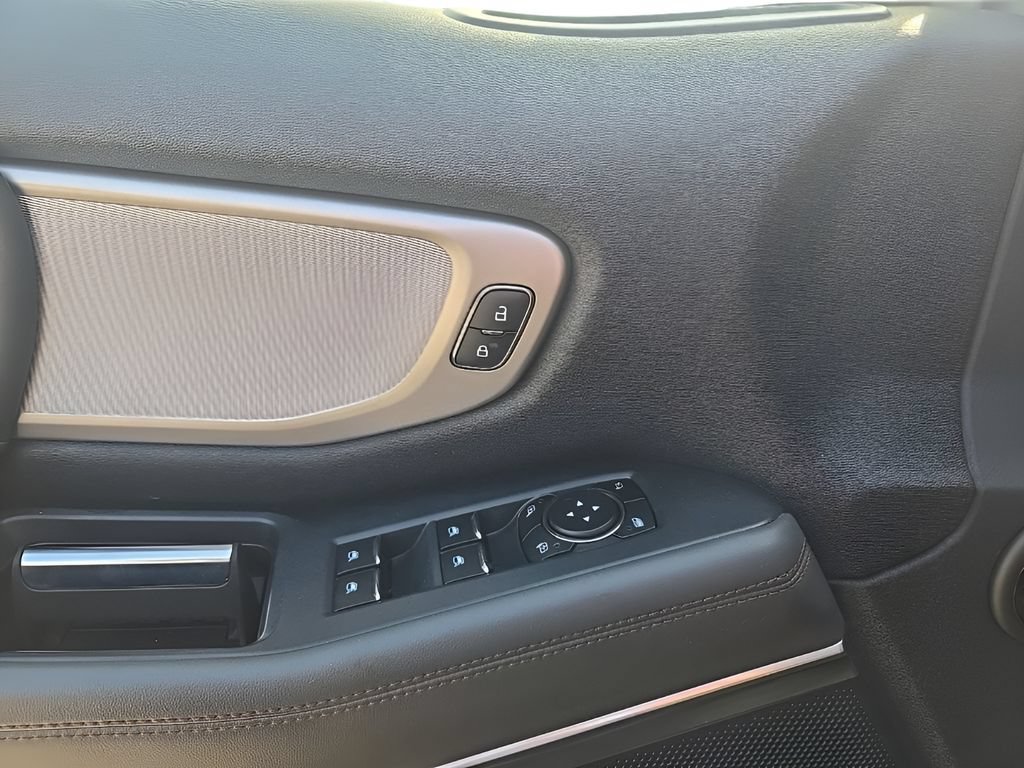 Used 2025 Ford Expedition Active AWD/4WD image 33