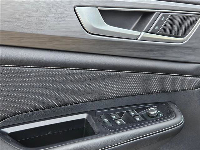 Used 2025 Volkswagen Atlas Cross Sport SE image 9