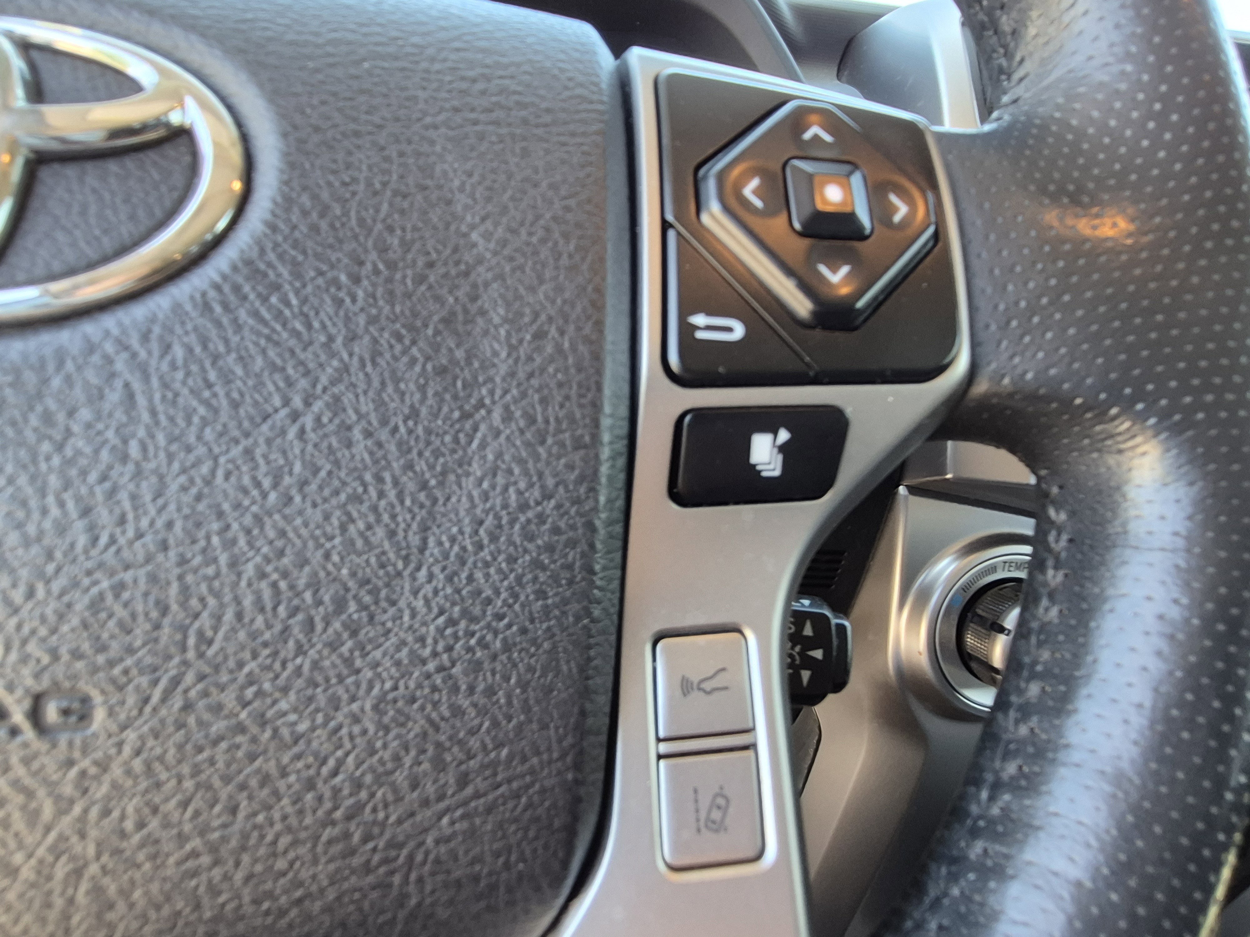 Used 2023 Toyota 4Runner Limited AWD/4WD image 27