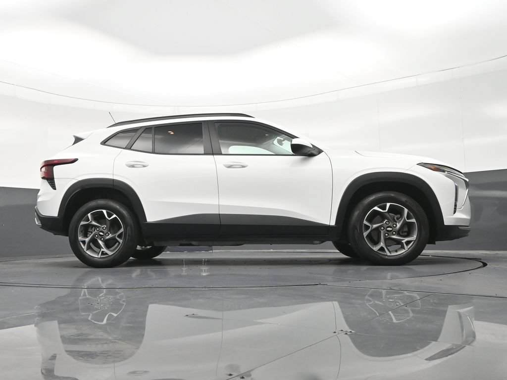 Used 2024 Chevrolet Trax LT FWD image 31