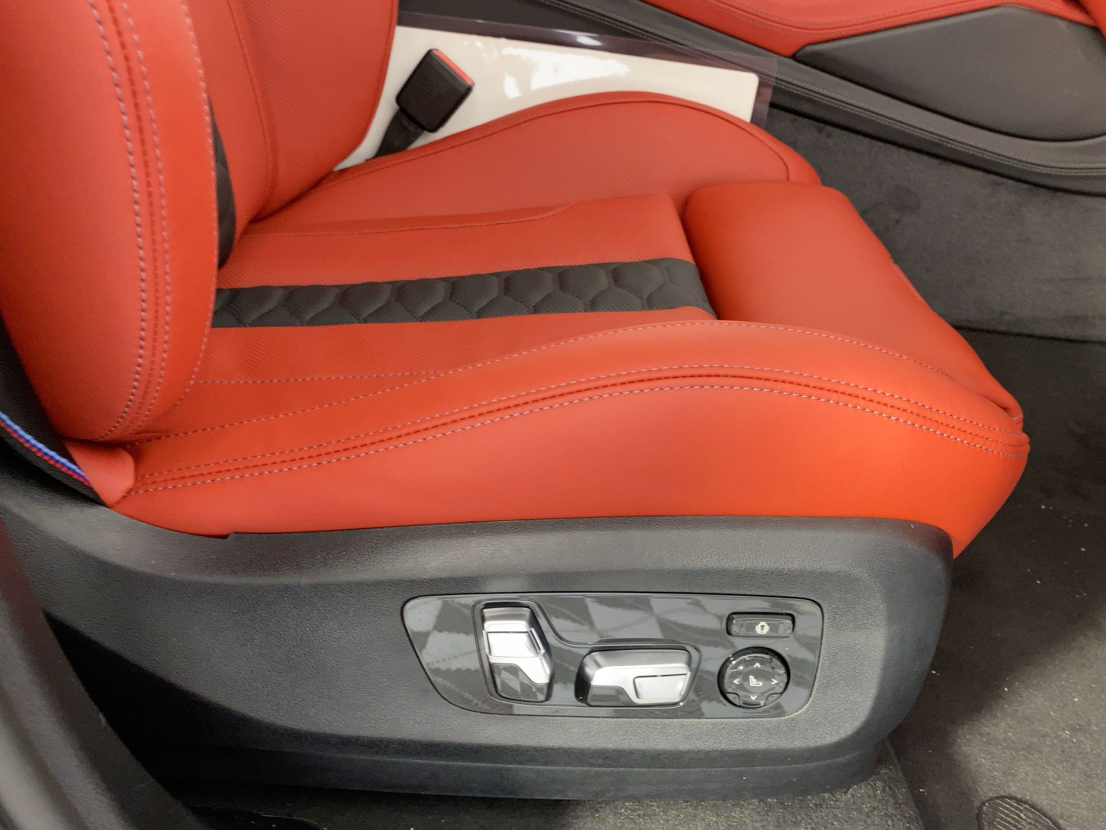 New 2026 BMW X6 M Competition w/ Executive Package image 32