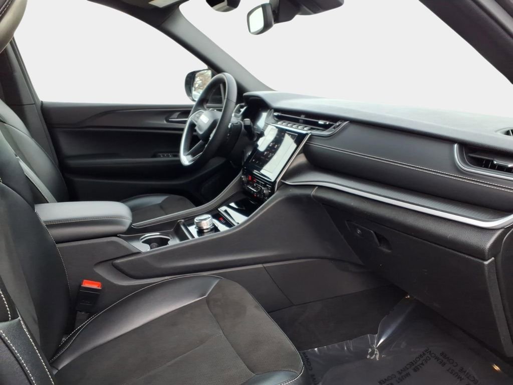 Certified 2024 Jeep Grand Cherokee L Laredo image 21