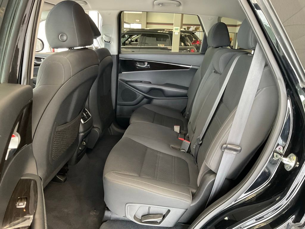 Used 2020 Kia Sorento S image 21