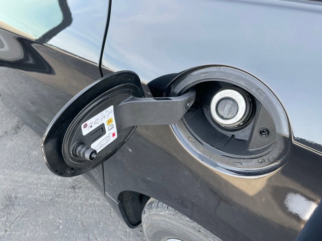 Used 2024 Chrysler Pacifica Select image 60