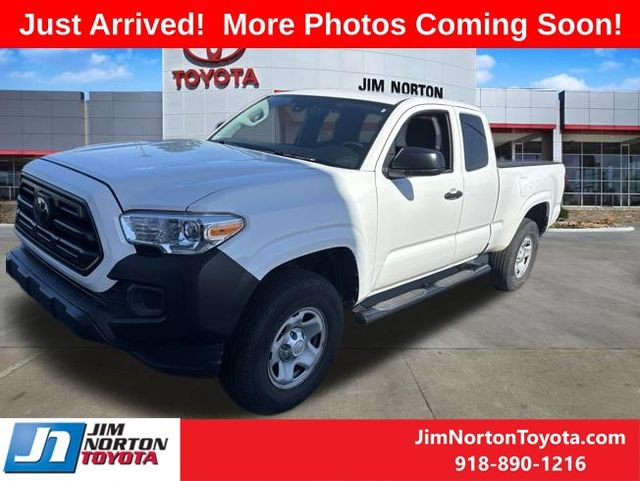 Used 2018 Toyota Tacoma SR RWD image 3