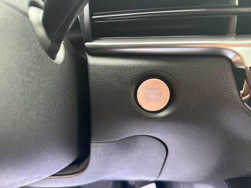 New 2026 Kia Sorento S w/ S Panoramic Sunroof Package image 32