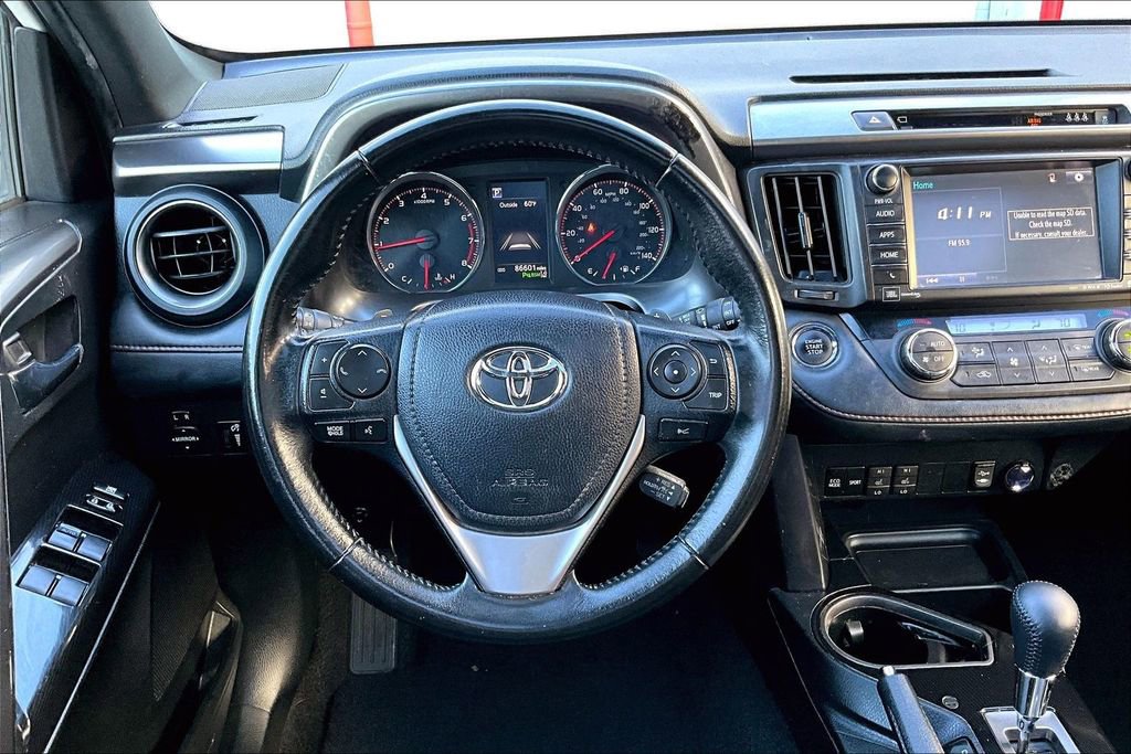 Used 2018 Toyota RAV4 SE w/ Advanced Technology Package image 8