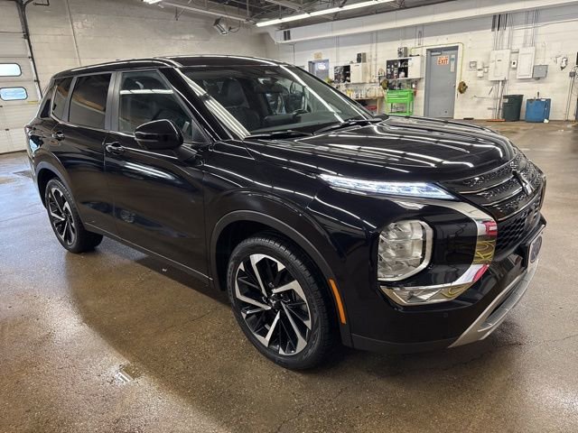 Used 2024 Mitsubishi Outlander SE image 8