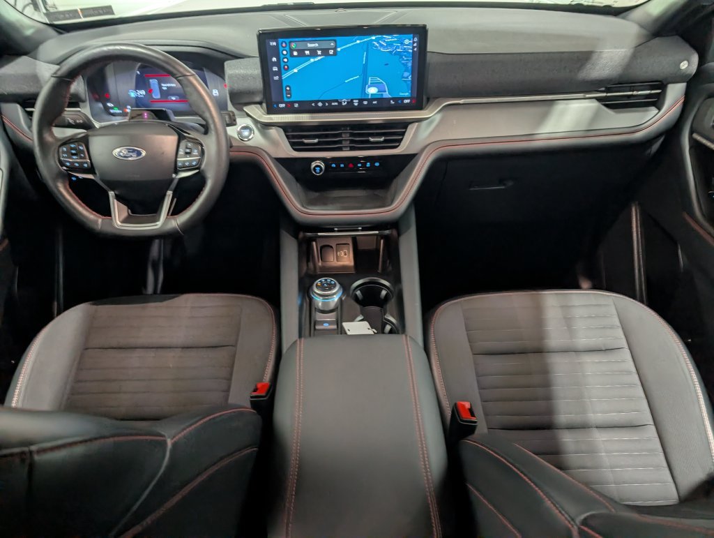 Used 2025 Ford Explorer ST-Line w/ ST-Line Street Pack AWD/4WD image 12