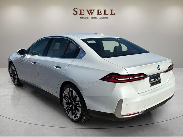 Certified 2025 BMW 530i w/ Premium Package RWD image 3