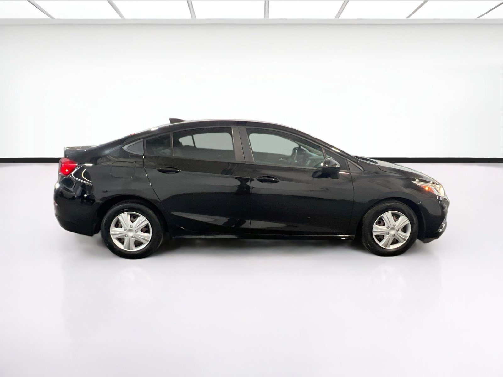 Used 2018 Chevrolet Cruze LS FWD image 22