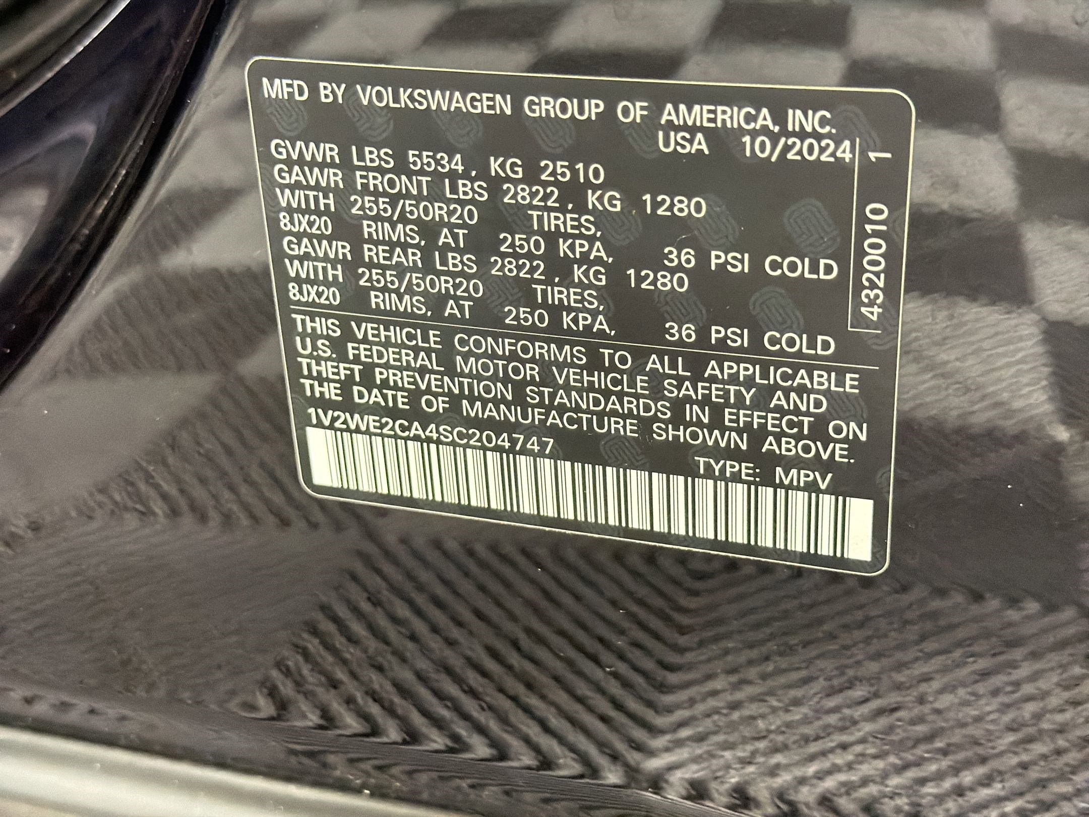 Used 2025 Volkswagen Atlas Cross Sport SE image 17