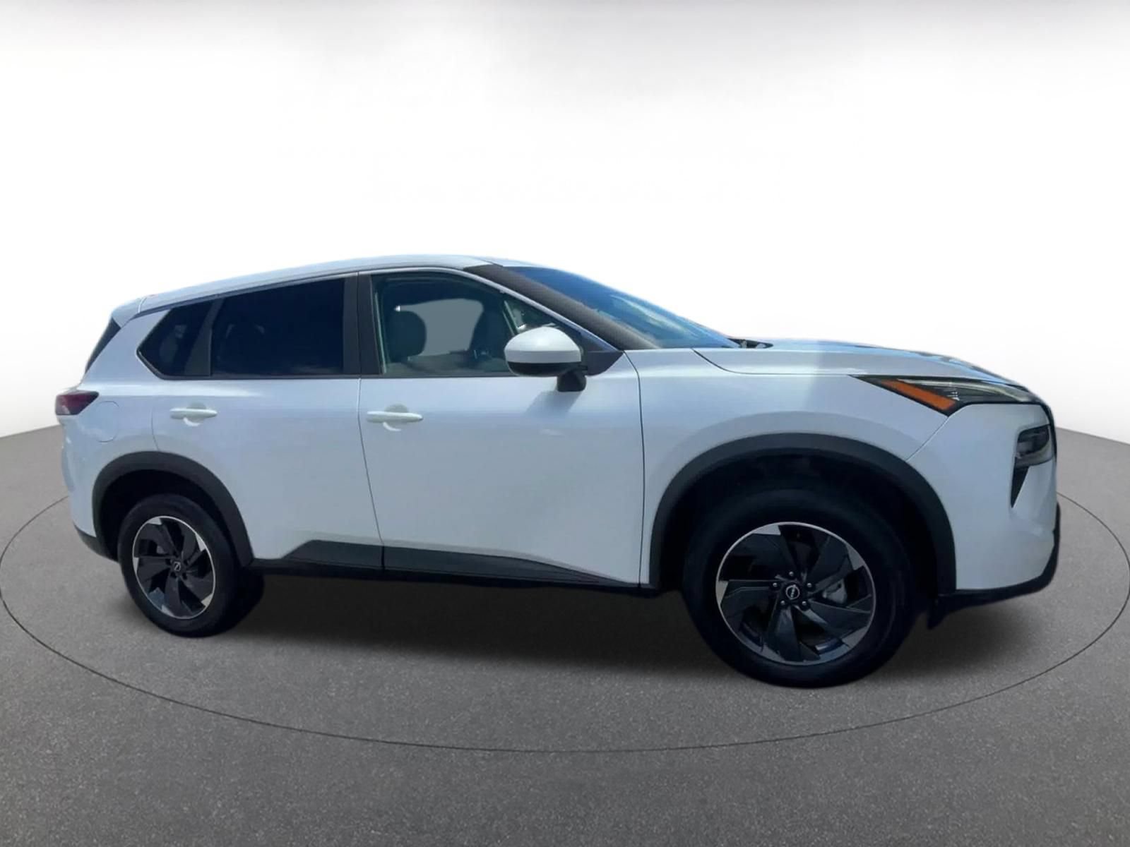 Used 2025 Nissan Rogue SV FWD image 15