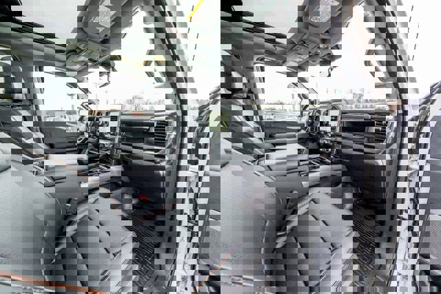 New 2026 Ford F250 Lariat w/ Black Appearance Package image 22