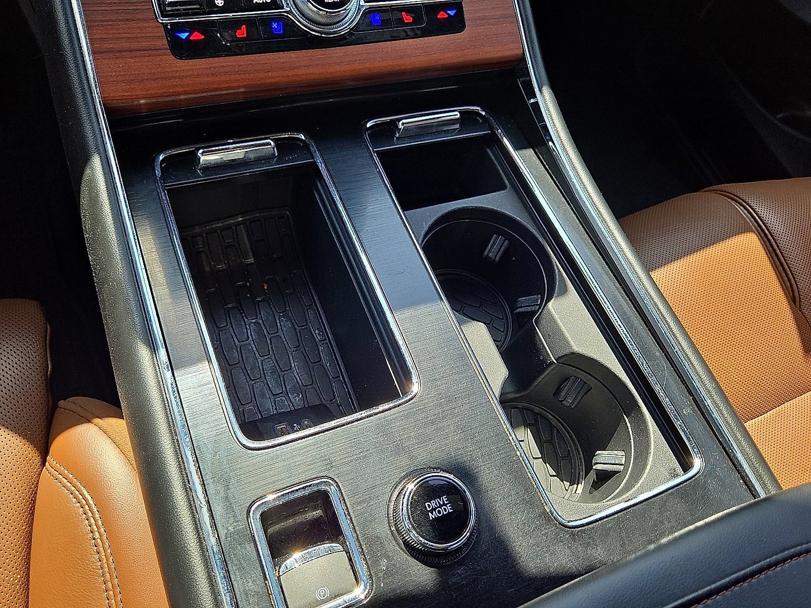 Used 2020 Lincoln Aviator Grand Touring w/ Equipment Group 302A AWD/4WD image 29