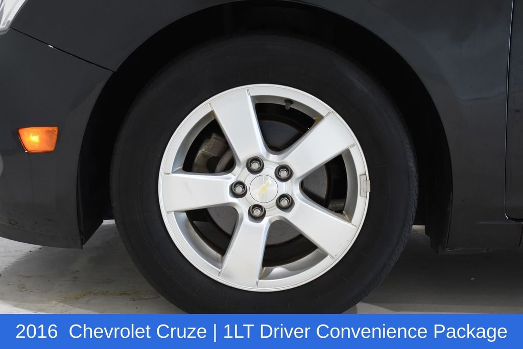 Used 2016 Chevrolet Cruze LT FWD image 6