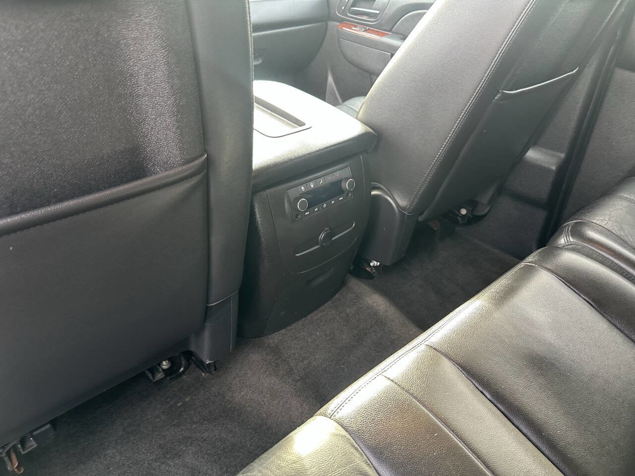 Used 2013 Chevrolet Tahoe LT image 16