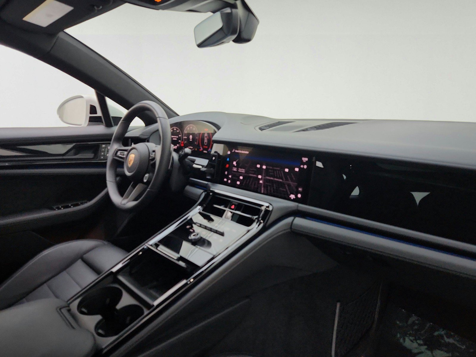 Used 2025 Porsche Panamera image 23