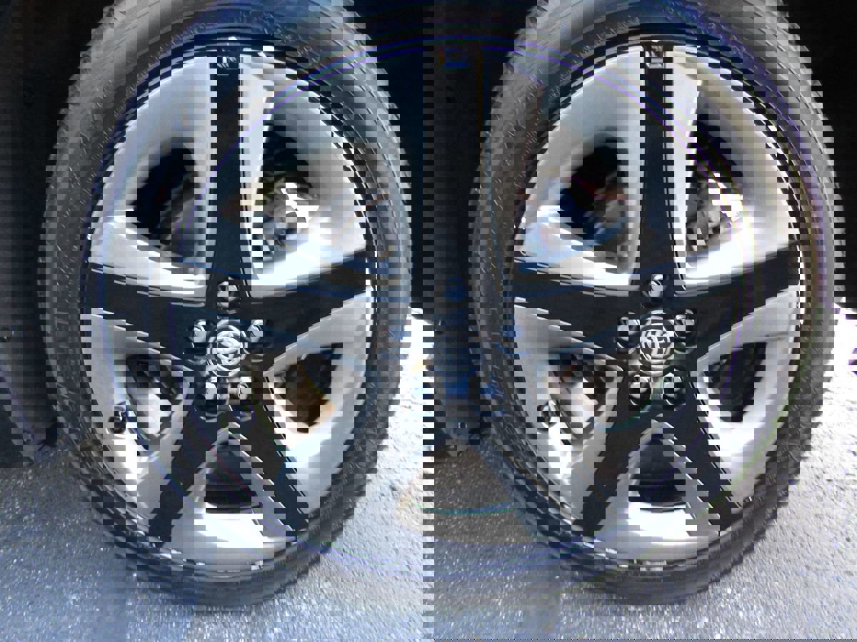 Used 2021 Toyota Prius XLE image 35