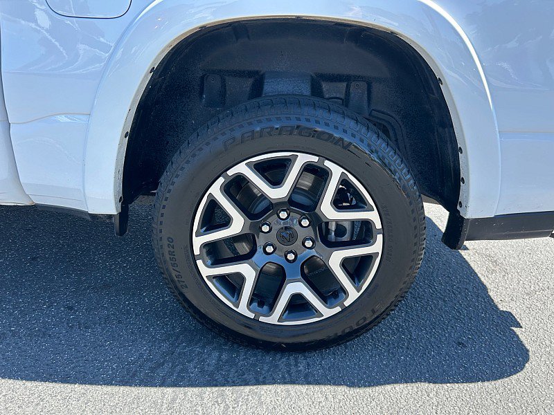 Used 2025 RAM 1500 Laramie AWD/4WD image 14