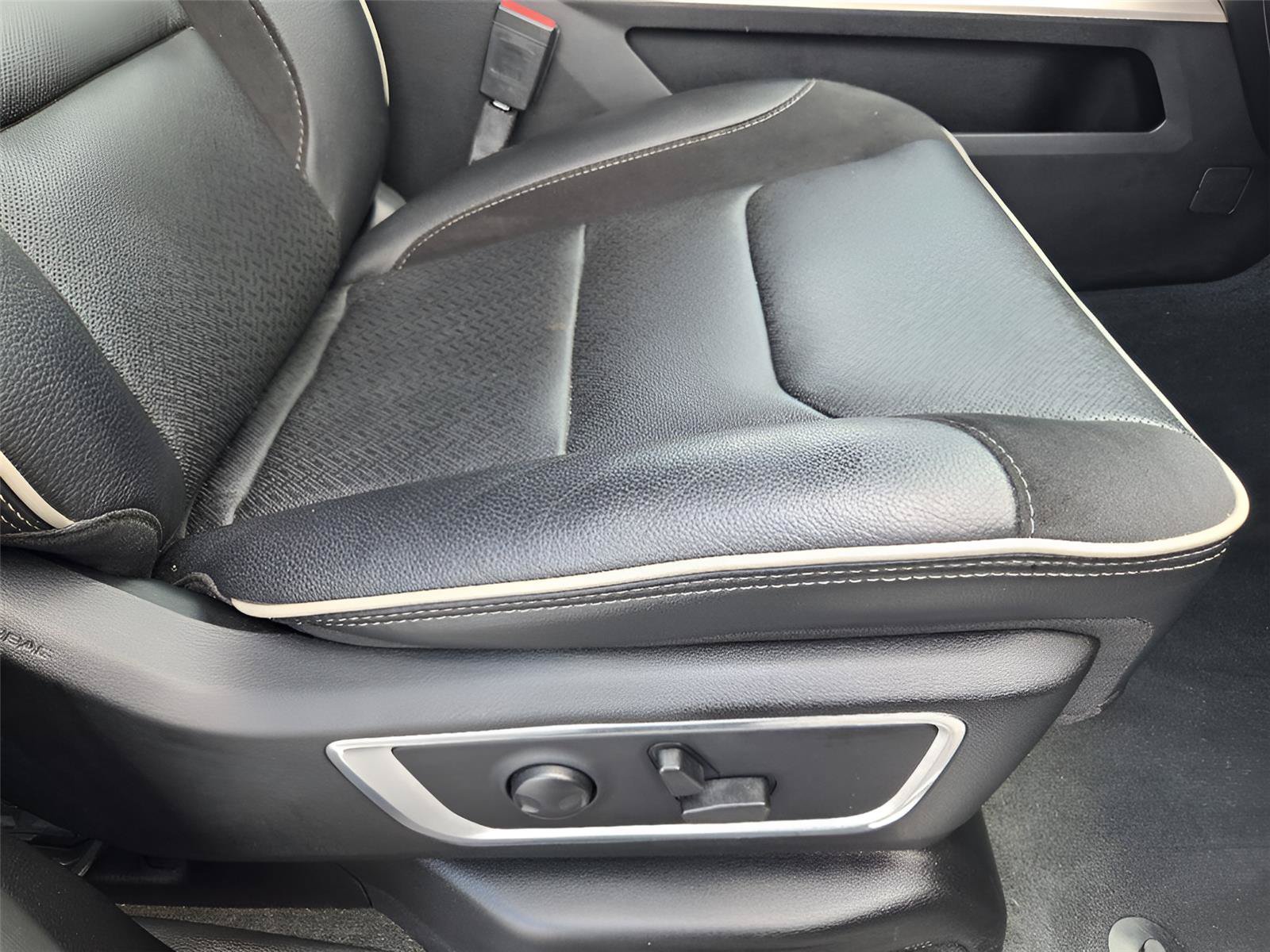 Used 2022 RAM 1500 Laramie AWD/4WD image 20