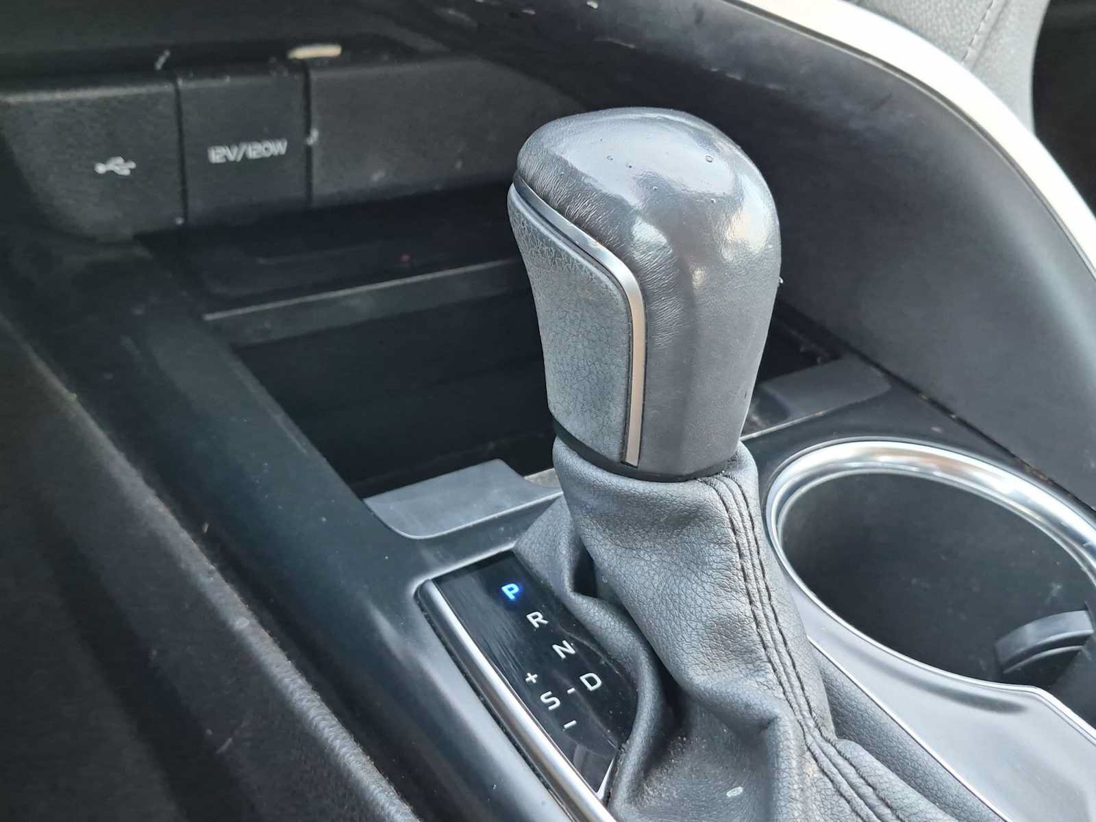 Used 2020 Toyota Camry XSE FWD image 33