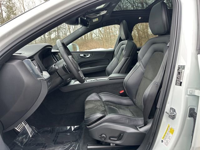Used 2019 Volvo XC60 T8 R-Design w/ Advanced Package image 17