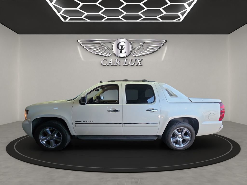 Used 2012 Chevrolet Avalanche LTZ image 3