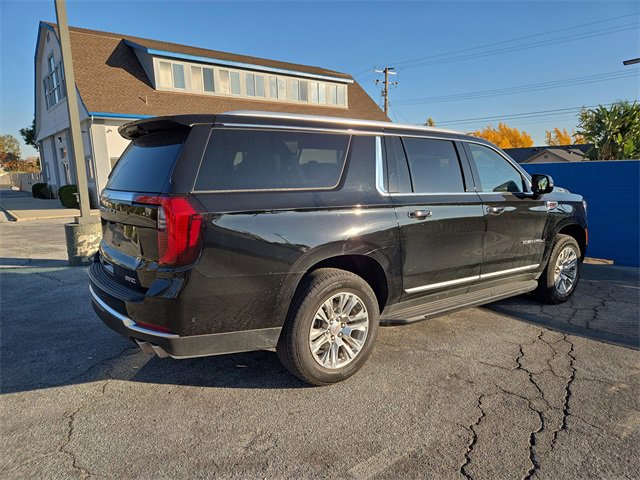 Used 2025 GMC Yukon XL Denali image 3