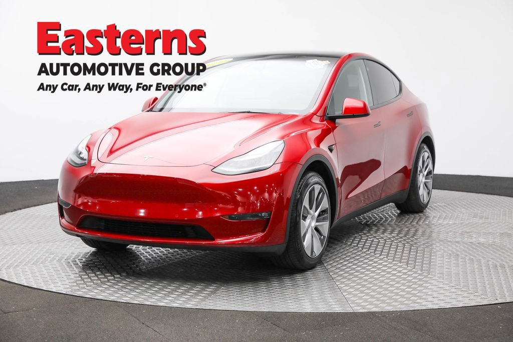 Used 2021 Tesla Model Y Standard Range image 1