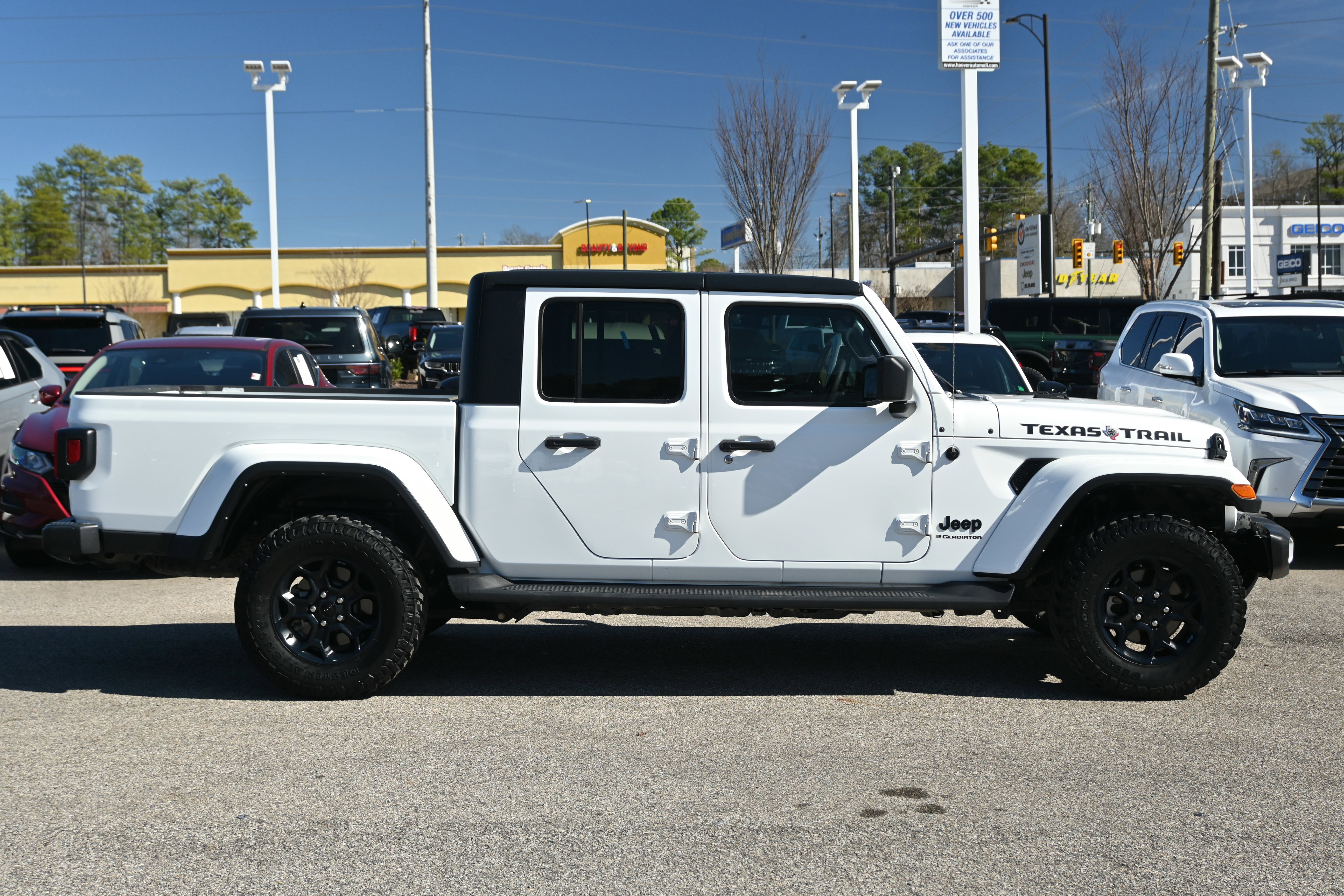 Used 2023 Jeep Gladiator Sport image 16