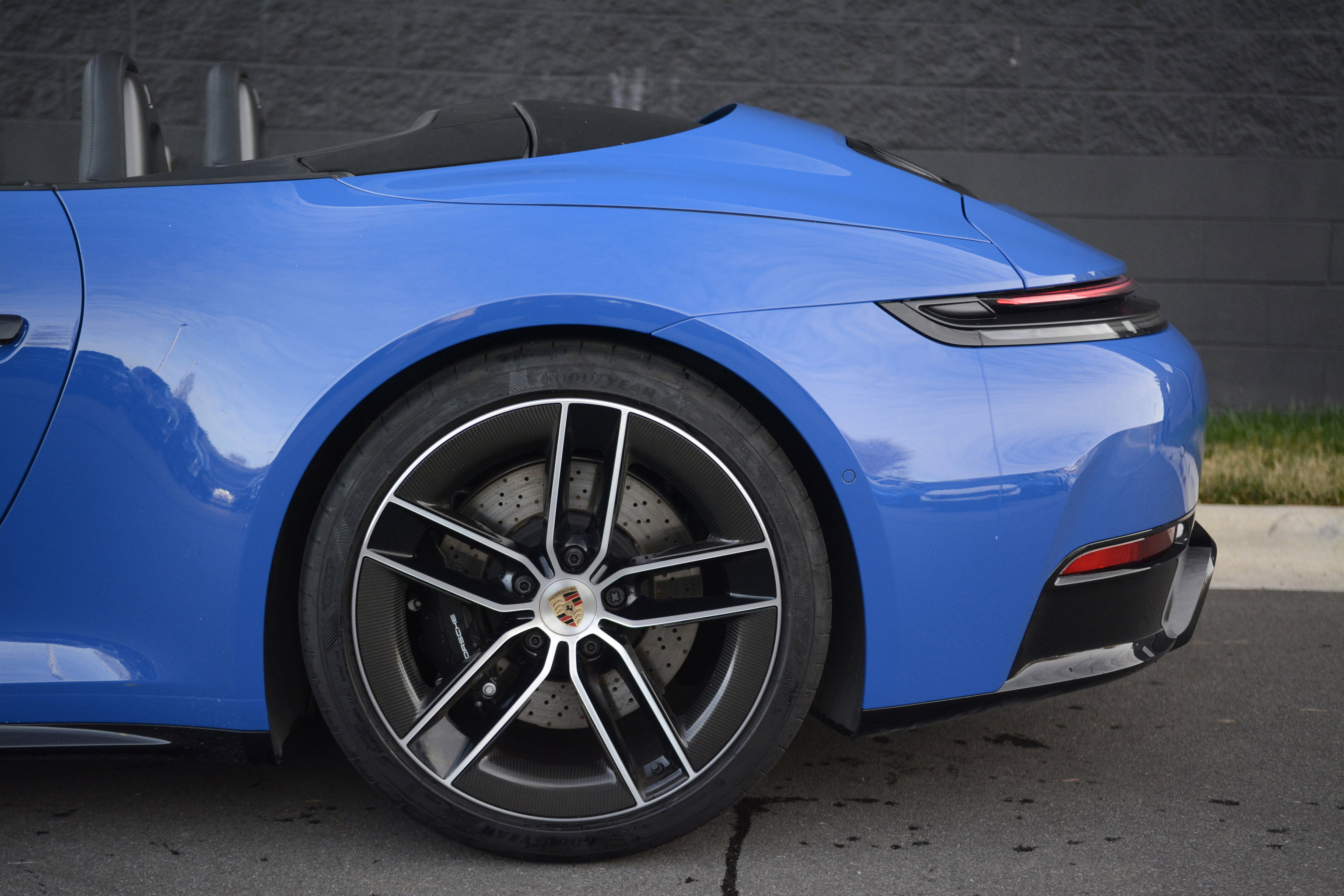 Certified 2025 Porsche 911 Carrera 4 GTS AWD/4WD image 37