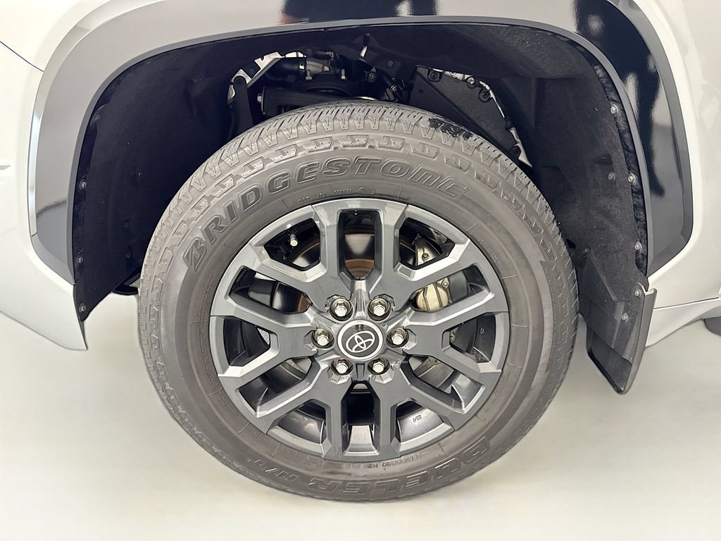 Used 2022 Toyota Tundra Platinum RWD image 32