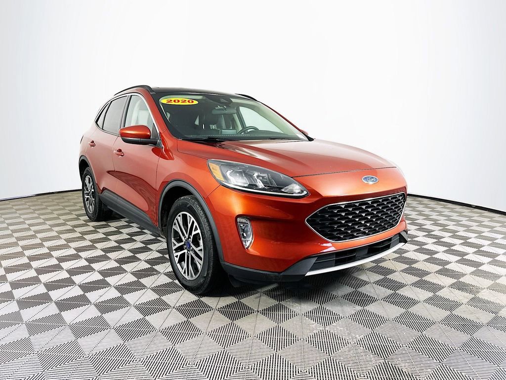 Used 2020 Ford Escape SEL image 3