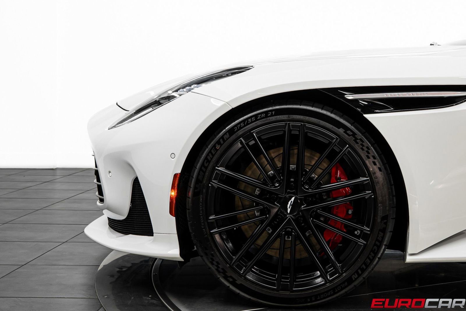 Used 2024 Aston Martin DB12 Coupe RWD image 12