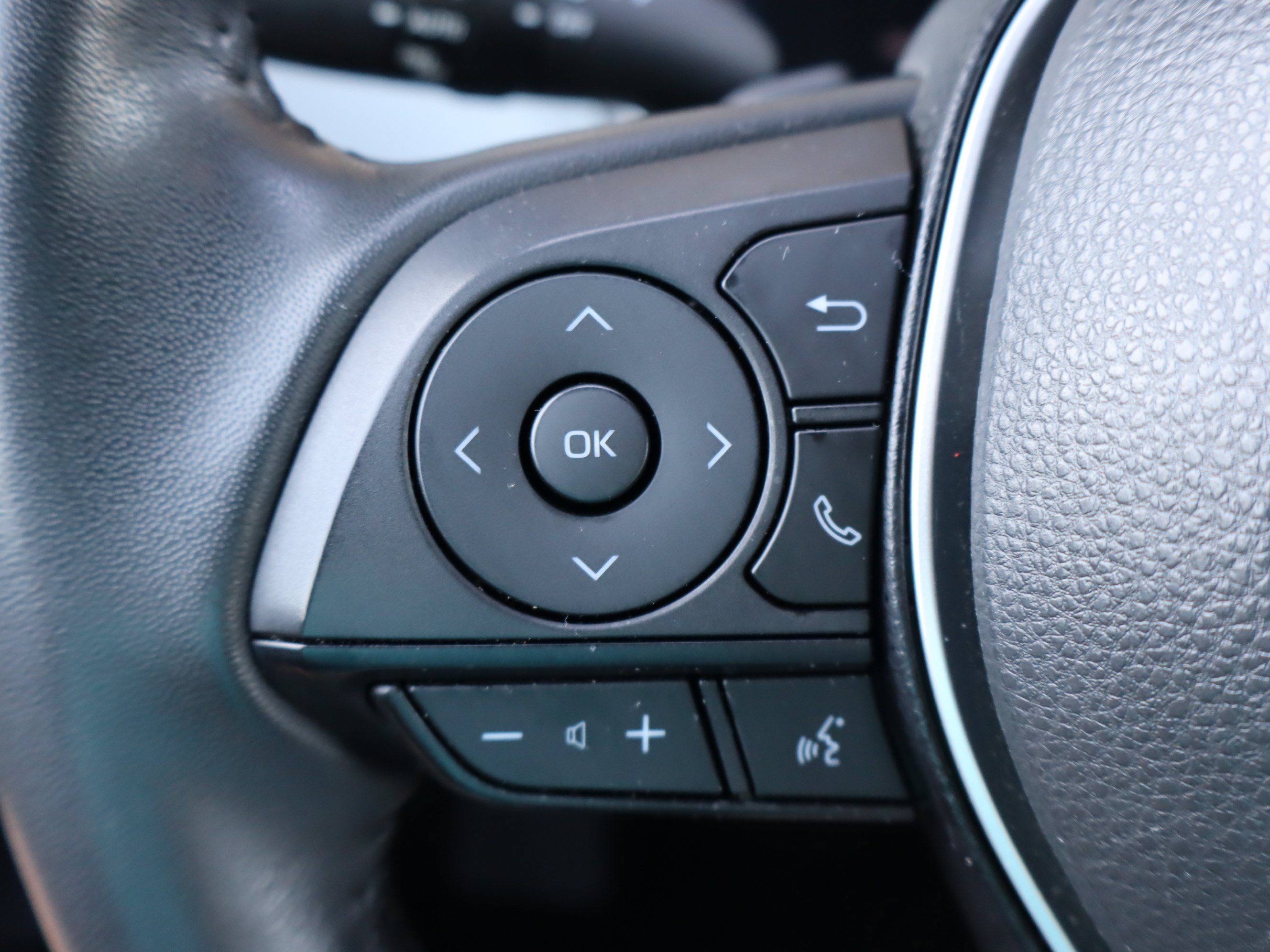 Used 2024 Toyota Corolla XSE FWD image 19