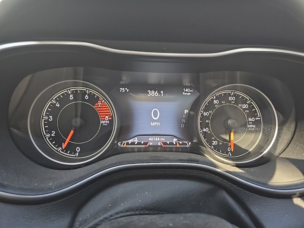 Used 2019 Jeep Cherokee Overland w/ Technology Group AWD/4WD image 10