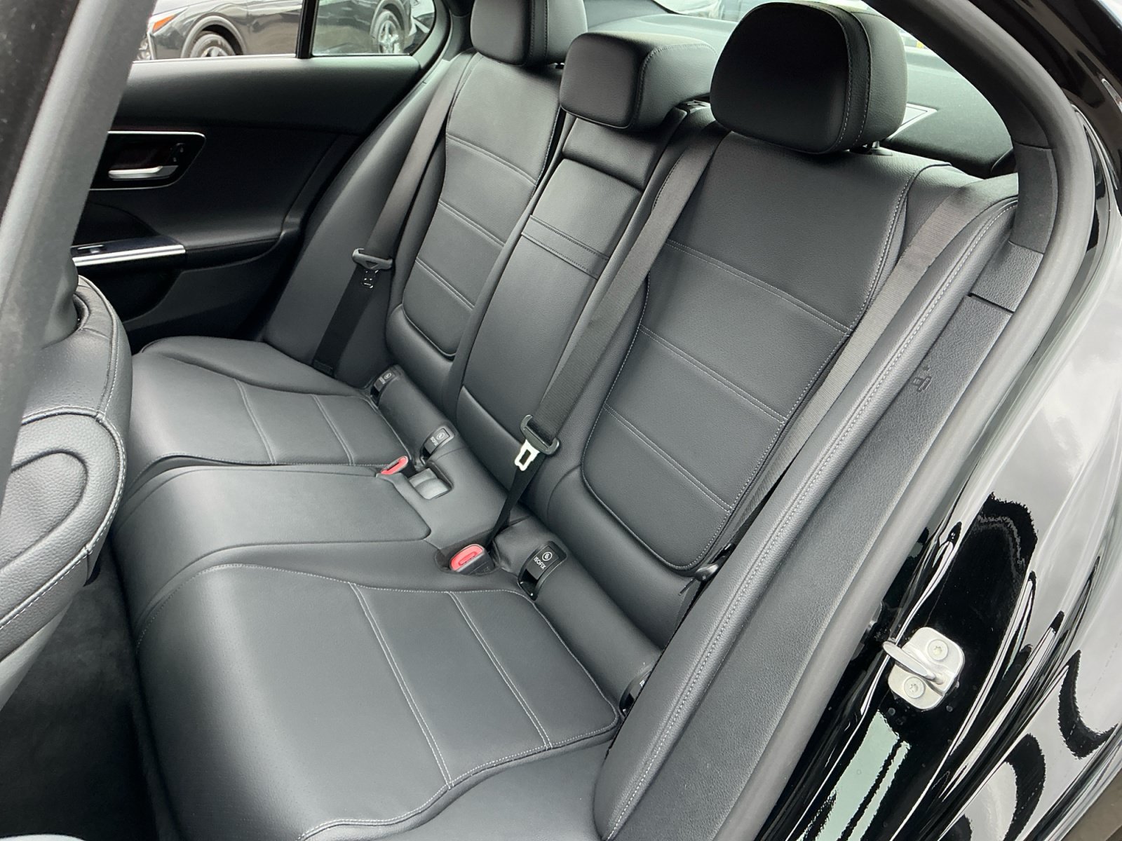 Used 2025 Mercedes-Benz C 300 Sedan image 19