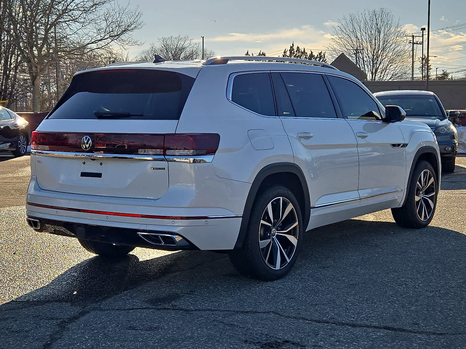 Used 2025 Volkswagen Atlas SEL Premium R-Line image 5